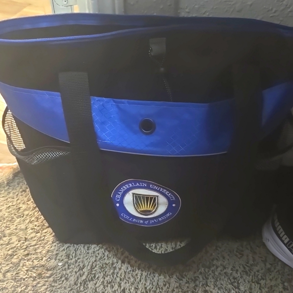 Chamberlain nursing bag with supplies